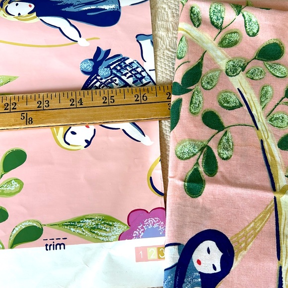 Clarence House unused fabric and matching wallpaper, pale pink, “Dix Sur Dix” - Picture 6 of 8